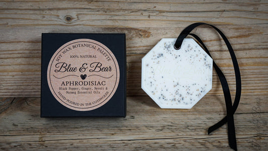 Front view Natural Soy Wax Botanical Palette APHRODISIAC - Pepper, Neroli, Ginger, Nutmeg - intoxicating and sensual