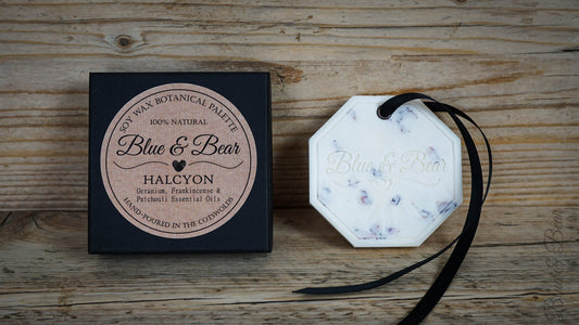 Front view Natural Soy Wax Botanical Palette HALCYON - Frankincense, Geranium, Patchouli - calming and tranquil