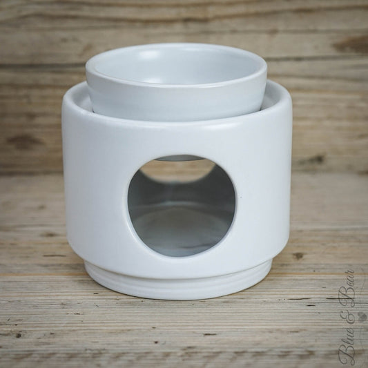 White Ceramic Wax and Oil Burner from Blue & Bear. Perfect for using with our Botanical Palettes and Pure Essential Oils.