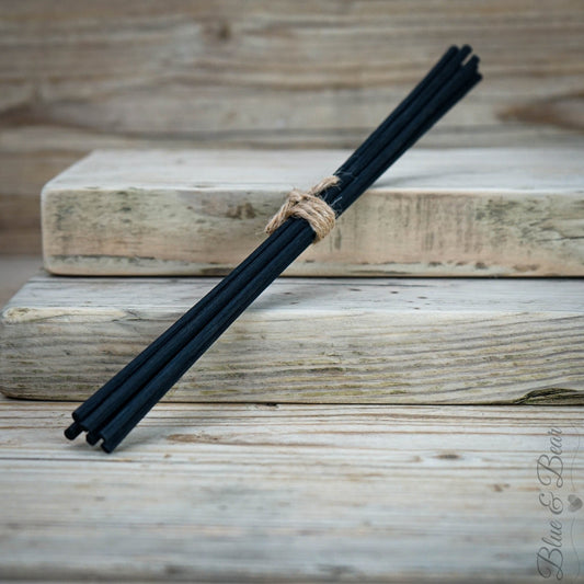 Six thick black rattan reeds tied with jute string.  The perfect replacement to refresh your Blue & Bear  Essential Oil Reed Diffuser.